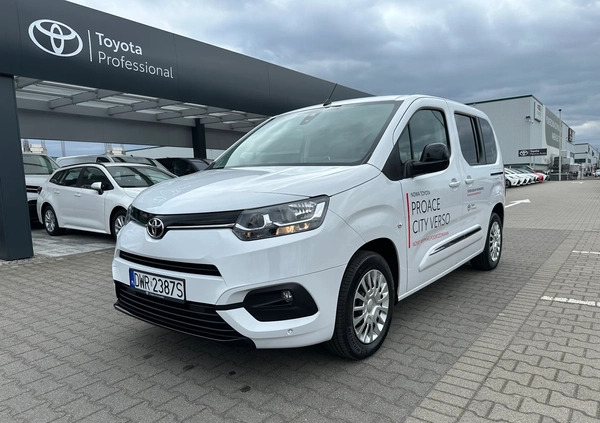 Toyota Proace City Verso cena 116900 przebieg: 4600, rok produkcji 2023 z Józefów małe 92